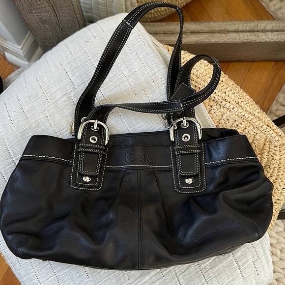 COACH black leather shoulder bag *GENUINE* real! - Picture 1 of 8